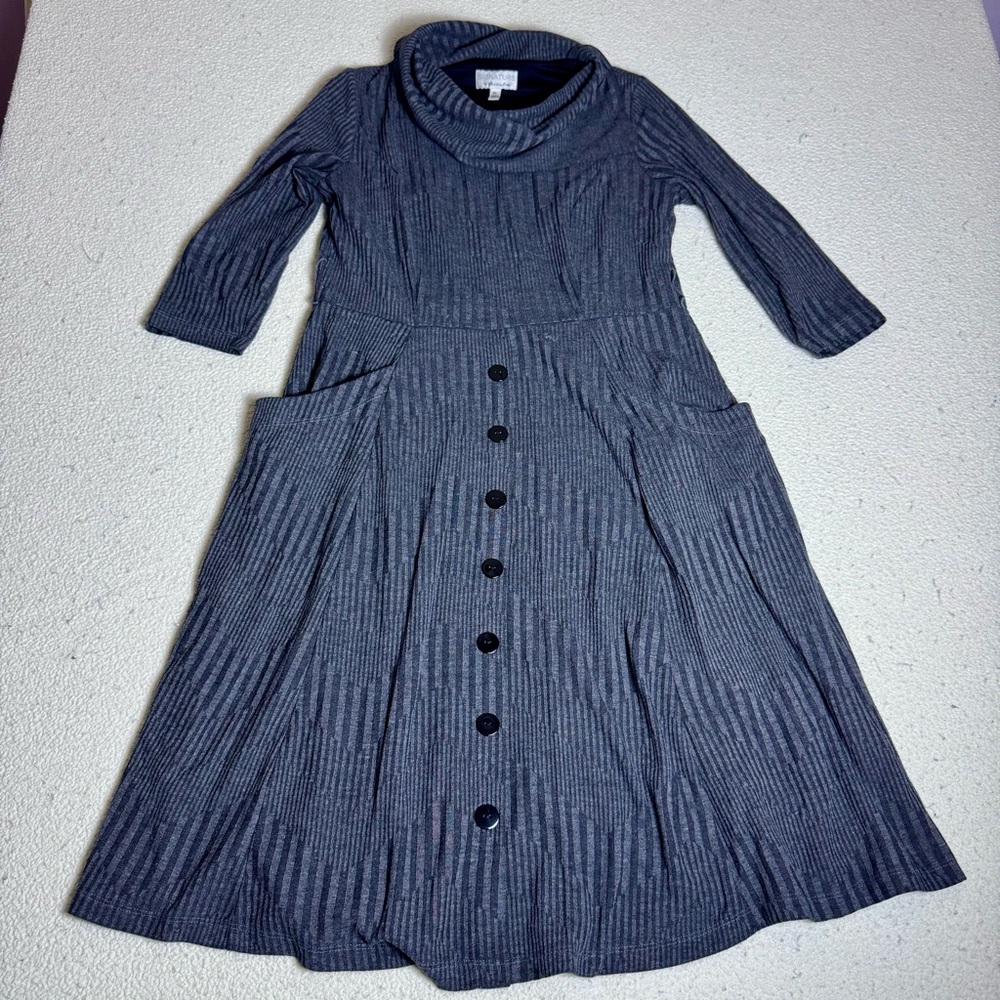 Elegant Gray Dress with Pockets